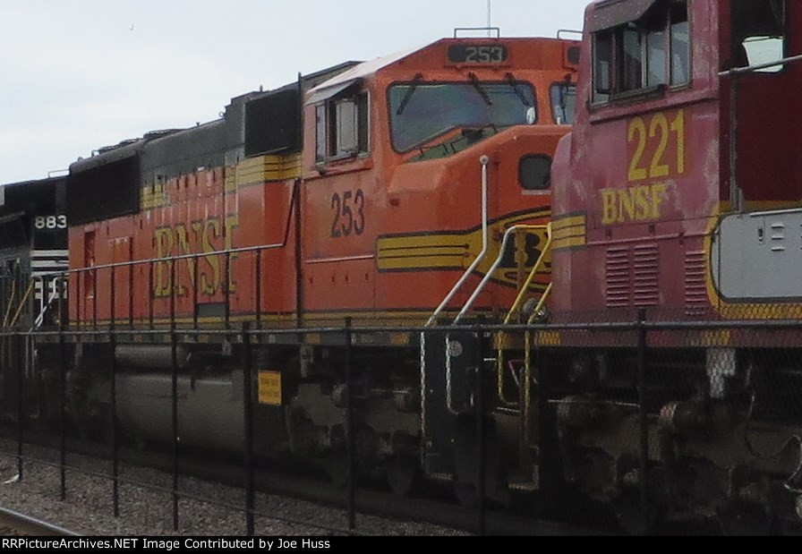 BNSF 253